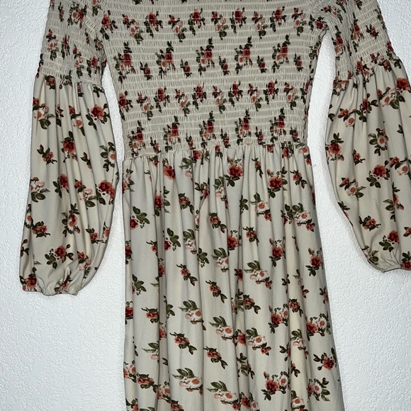 J for justify, floral, scrunched dress - Picture 5 of 6